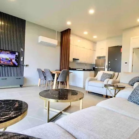 Villa Venues; Oezel Havuzu *